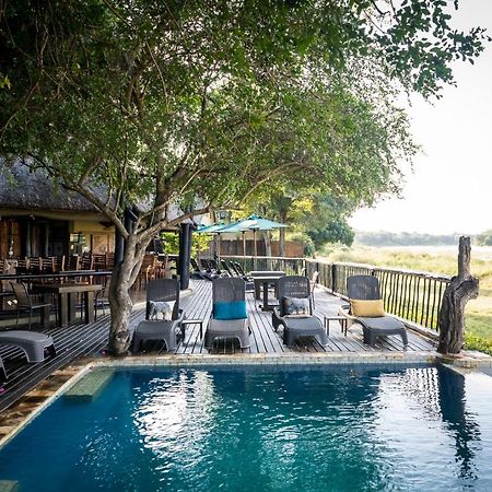 Umkumbe Safari Lodge Riverside Skukuza Eksteriør billede