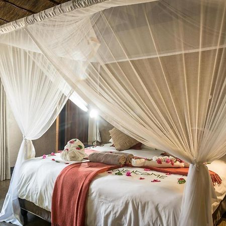 Umkumbe Safari Lodge Riverside Skukuza Eksteriør billede