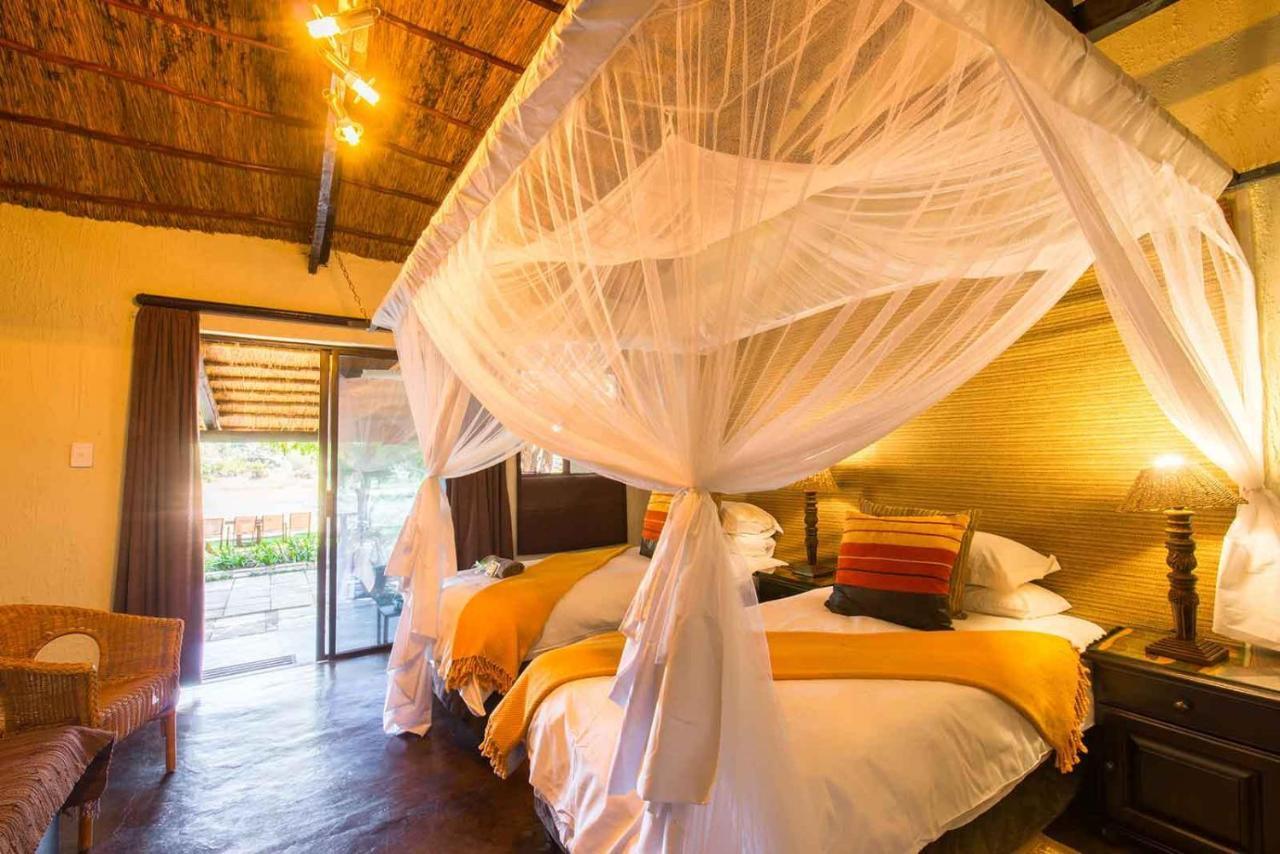 Umkumbe Safari Lodge Riverside Skukuza Eksteriør billede