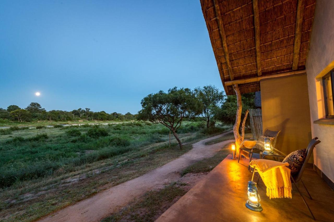 Umkumbe Safari Lodge Riverside Skukuza Eksteriør billede