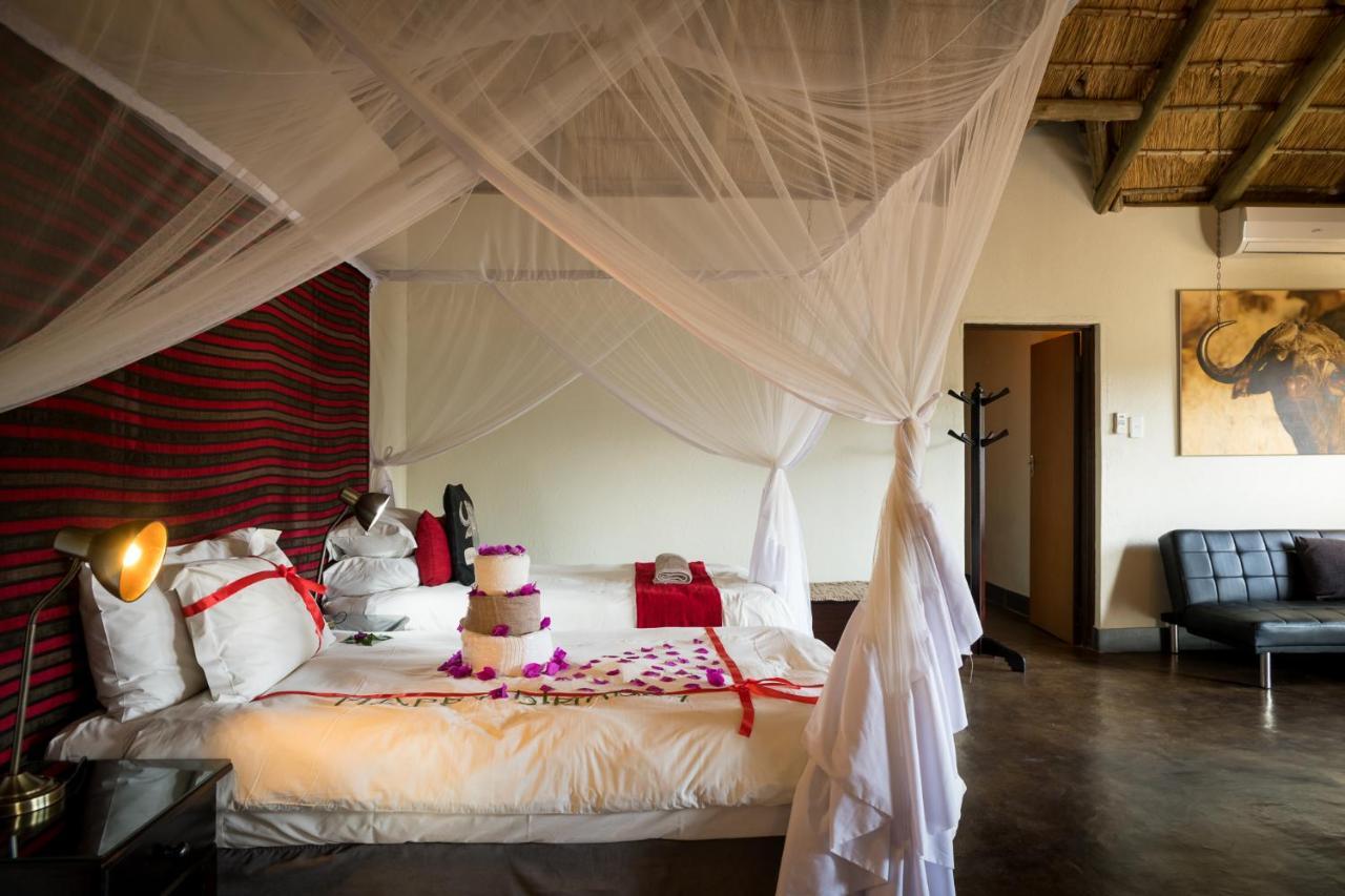 Umkumbe Safari Lodge Riverside Skukuza Eksteriør billede
