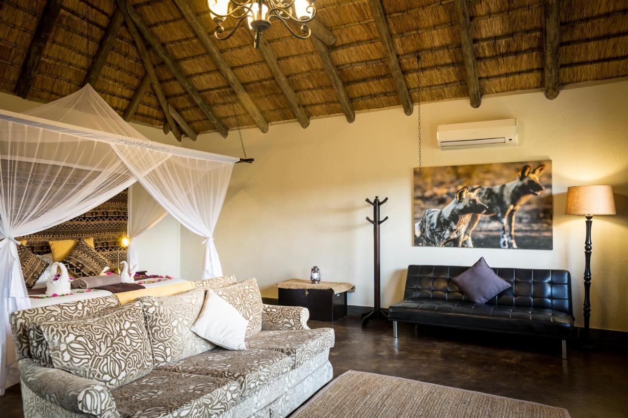 Umkumbe Safari Lodge Riverside Skukuza Eksteriør billede
