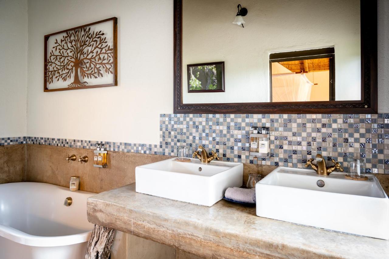 Umkumbe Safari Lodge Riverside Skukuza Eksteriør billede